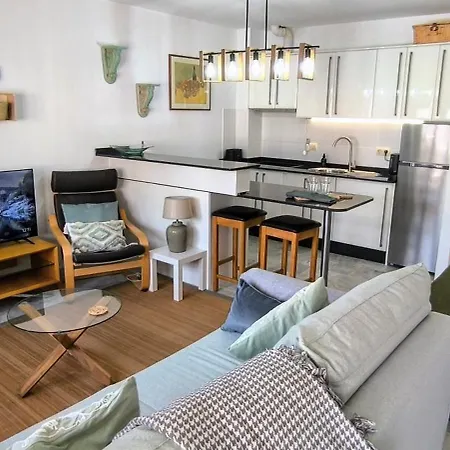 Sea Breeze Apartment, Vera