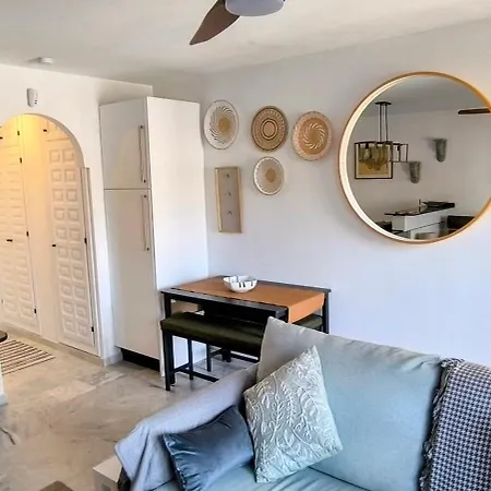 Sea Breeze Apartment, Vera Apartment *